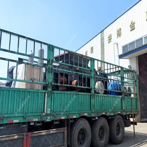 1500x1000大型液壓對輥制砂機-液壓對輥破碎機發貨圖片