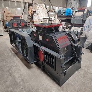 小型雙齒輥破碎機發往山西破碎煤炭