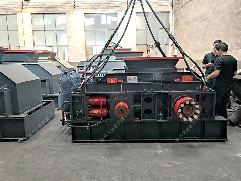 2PG1007型直連式液壓對輥制砂機發貨圖片