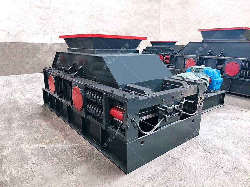 1000x700中型對輥制砂機發貨 發往江西