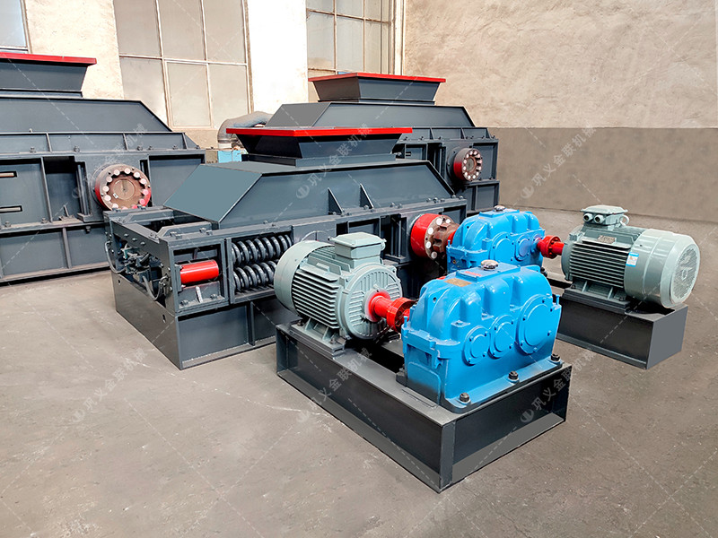 1000x700中型對輥制砂機發貨 發往江西