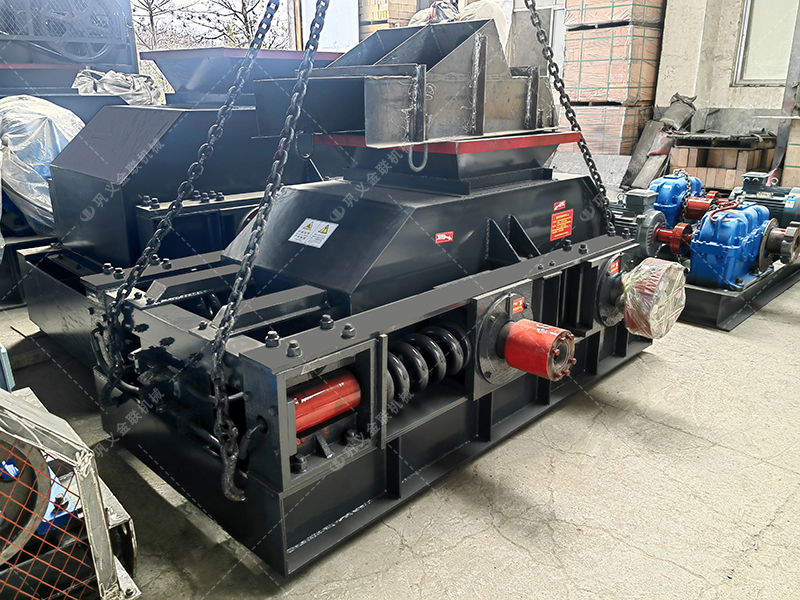 2pg800x600對輥破碎機(jī)發(fā)往廣東破碎石英石