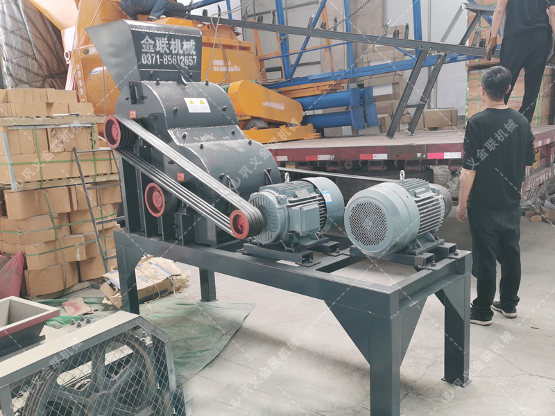 小型雙級破碎機發往甘肅破碎煤