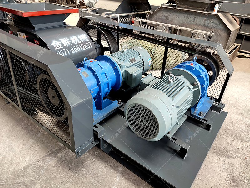 小型對輥破碎機發往福建破碎石英砂 小型對輥破碎機發往福建破碎石英砂
