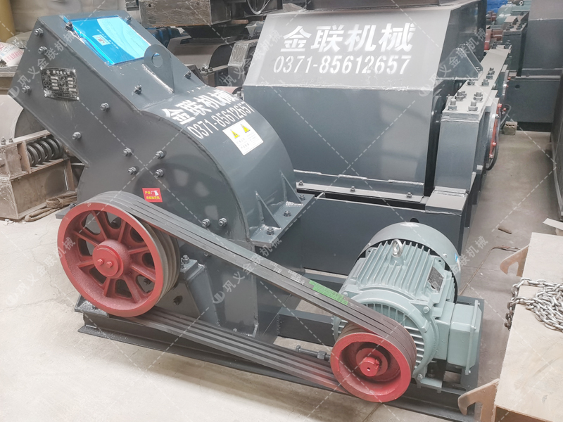不銹鋼錘式破碎機(jī)發(fā)往河北粉碎化肥