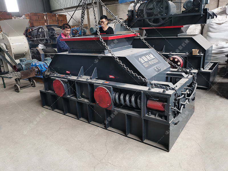 小型對輥破碎機發往湖南破碎石英砂 小型對輥破碎機發往湖南破碎石英砂