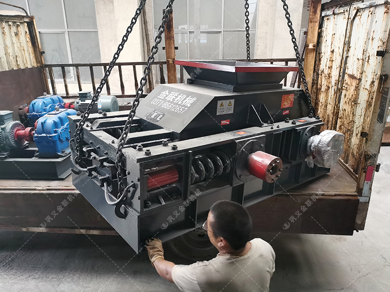 小型對輥破碎機發往湖南破碎石英砂 小型對輥破碎機發往湖南破碎石英砂