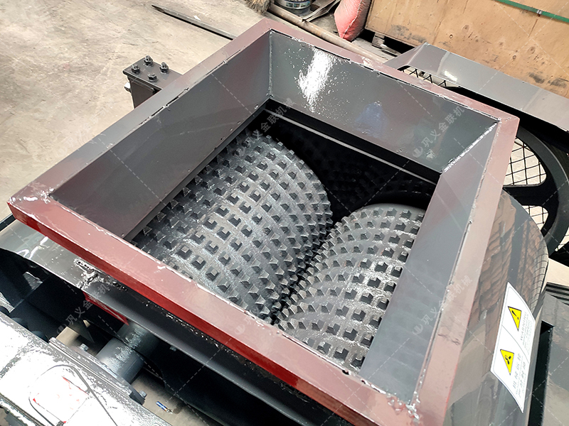 變廢為寶的關(guān)鍵一步：雙齒輥破碎機如何 “啃碎” 玻璃回收難題？