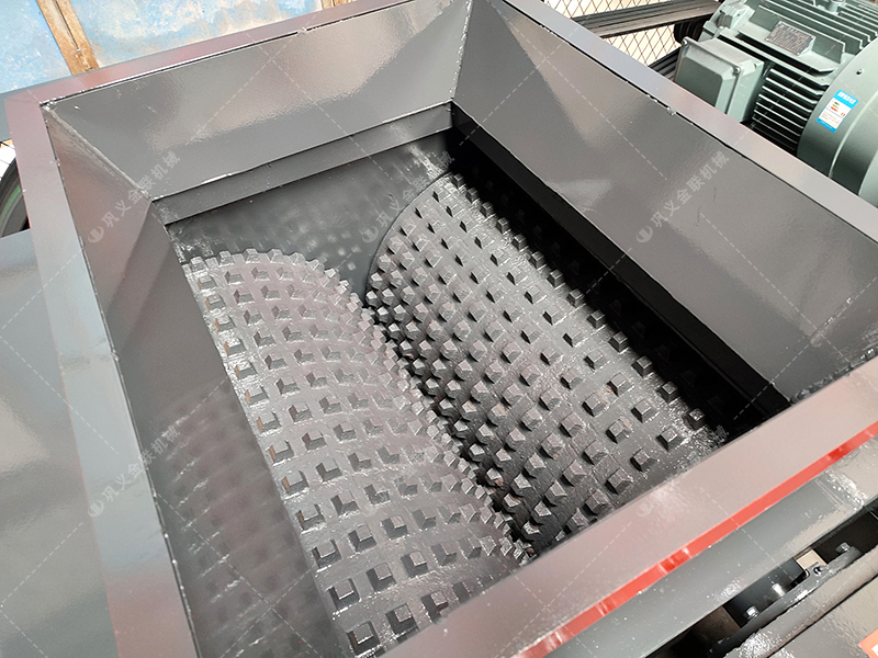 雙齒輥破碎機如何做到“一種廢渣，多種規格”？